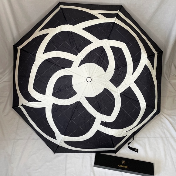 Black & White Camellia Umbrella ☂️ NIB - Picture 1 of 12